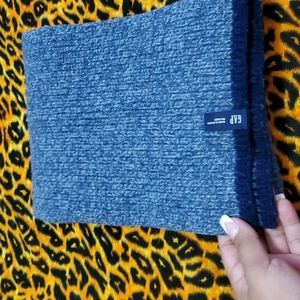Gap Scarf